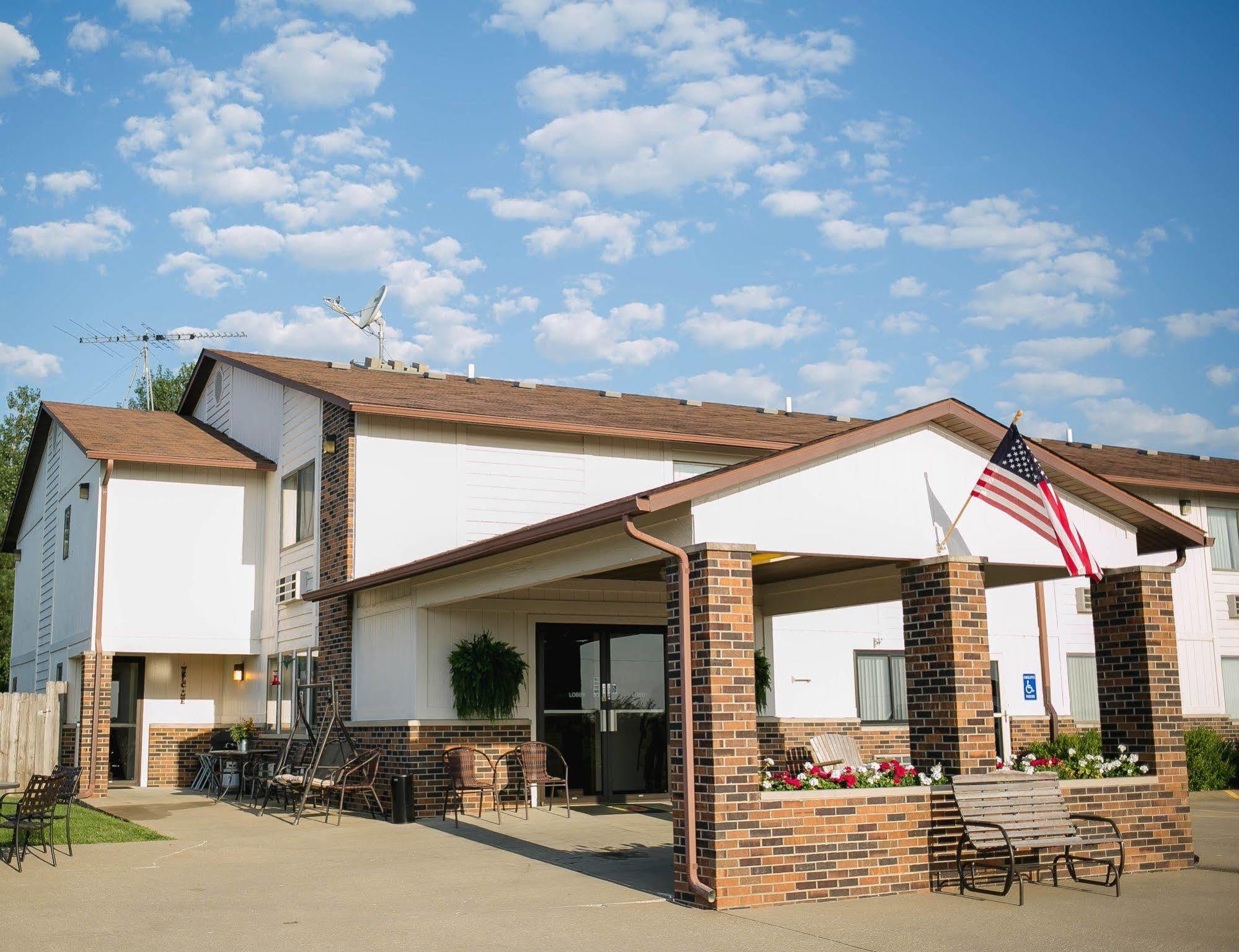 Covered Bridge Inn Winterset Exterior photo