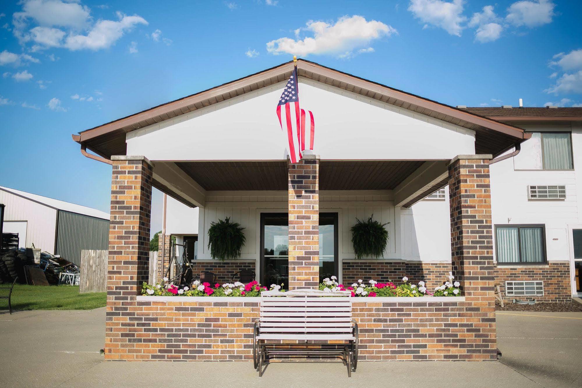 Covered Bridge Inn Winterset Exterior photo